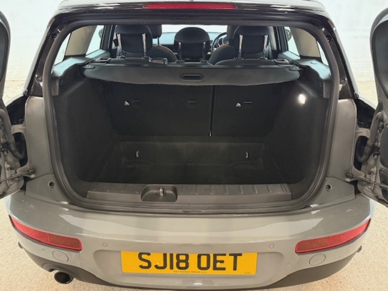 MINI 1.5 Cooper (Black Pack) Estate 6dr Petrol Manual Euro 6 (s/s) (136 ps)