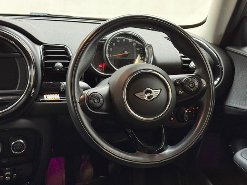 MINI 1.5 Cooper (Black Pack) Estate 6dr Petrol Manual Euro 6 (s/s) (136 ps)