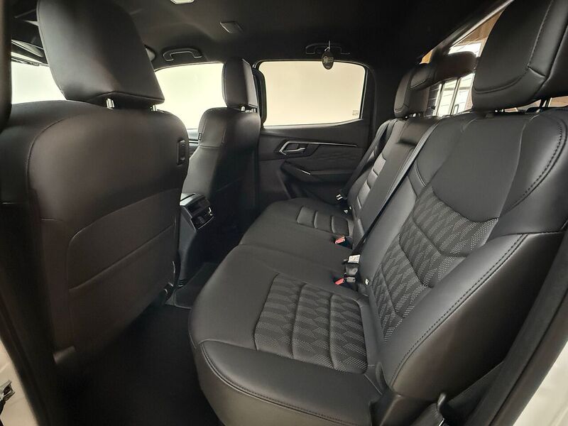 Isuzu 1.9 TD V-Cross Pickup Double Cab 4dr Diesel Auto 4WD Euro 6 (s/s) (164 ps)