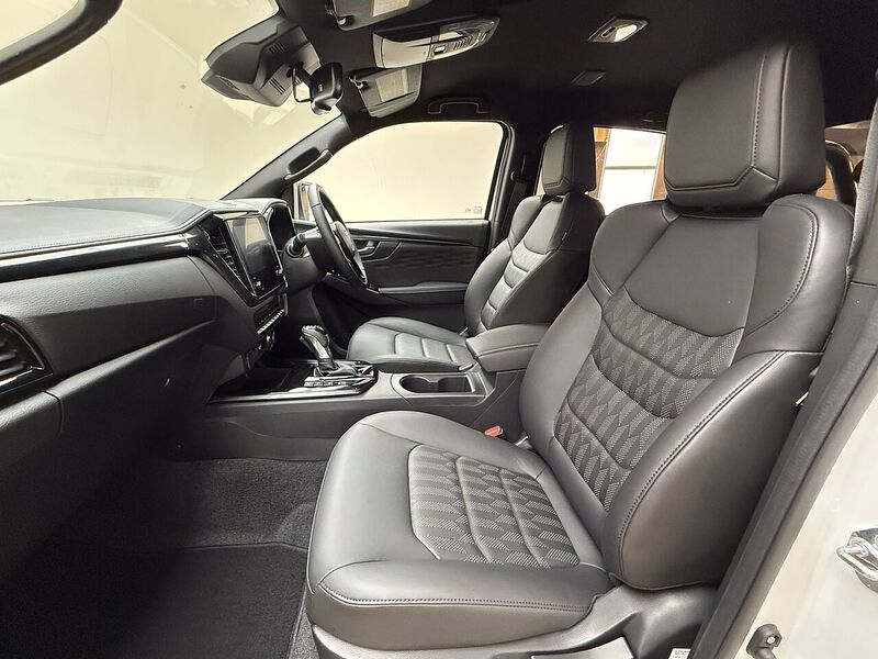 Isuzu 1.9 TD V-Cross Pickup Double Cab 4dr Diesel Auto 4WD Euro 6 (s/s) (164 ps)