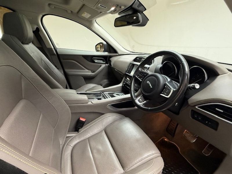 Jaguar 2.0 D180 R-Sport SUV 5dr Diesel Auto AWD Euro 6 (s/s) (180 ps)