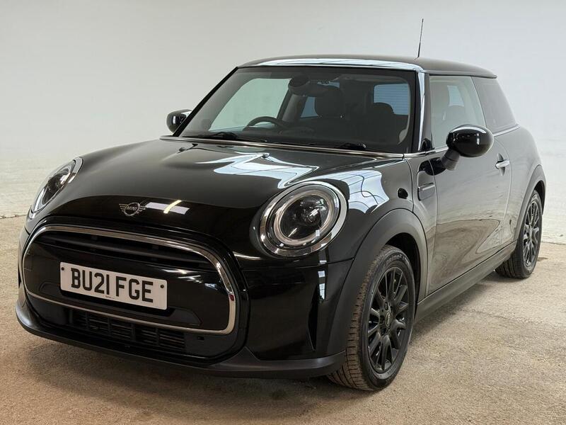 MINI 1.5 Cooper Classic Hatchback 3dr Petrol Manual Euro 6 (s/s) (136 ps)
