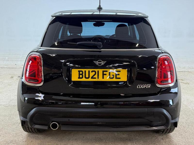 MINI 1.5 Cooper Classic Hatchback 3dr Petrol Manual Euro 6 (s/s) (136 ps)