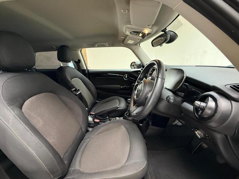 MINI 1.5 Cooper Classic Hatchback 3dr Petrol Manual Euro 6 (s/s) (136 ps)