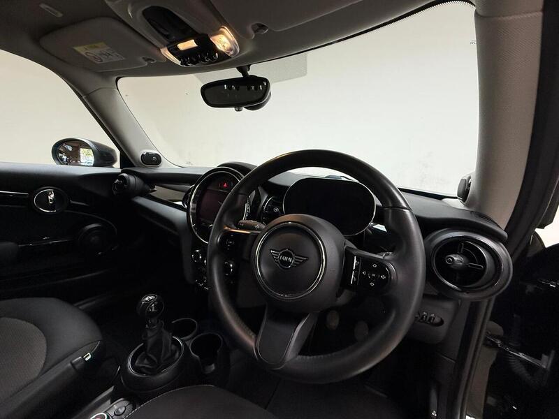 MINI 1.5 Cooper Classic Hatchback 3dr Petrol Manual Euro 6 (s/s) (136 ps)