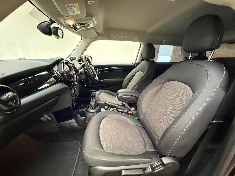 MINI 1.5 Cooper Classic Hatchback 3dr Petrol Manual Euro 6 (s/s) (136 ps)