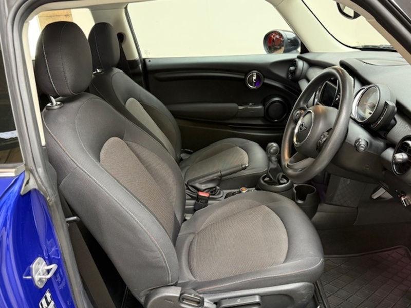 MINI 1.5 Cooper Classic Hatchback 3dr Petrol Manual Euro 6 (s/s) (136 ps)