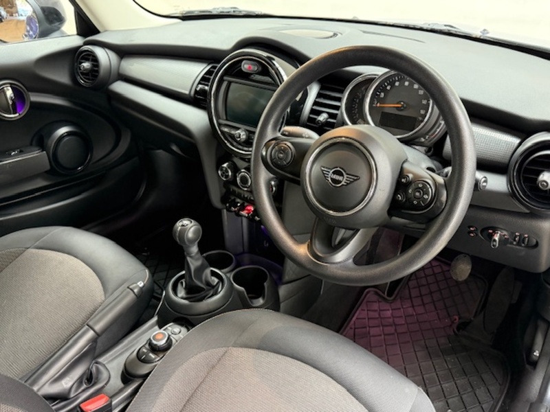 MINI 1.5 Cooper Classic Hatchback 3dr Petrol Manual Euro 6 (s/s) (136 ps)