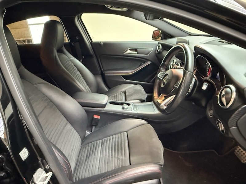 Mercedes-Benz 1.5 A180d AMG Line (Executive) Hatchback 5dr Diesel 7G-DCT Euro 6 (s/s) (109 ps)