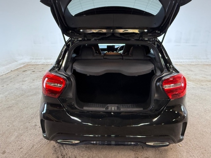 Mercedes-Benz 1.5 A180d AMG Line (Executive) Hatchback 5dr Diesel 7G-DCT Euro 6 (s/s) (109 ps)