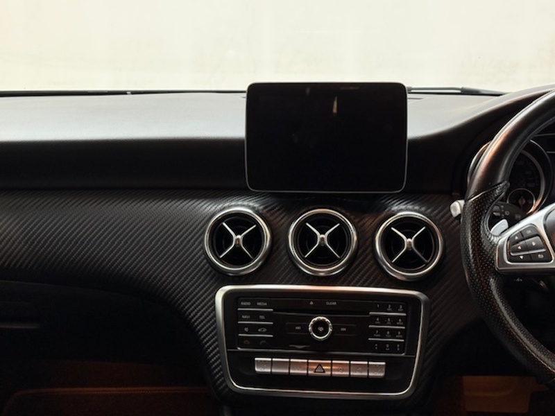 Mercedes-Benz 1.5 A180d AMG Line (Executive) Hatchback 5dr Diesel 7G-DCT Euro 6 (s/s) (109 ps)