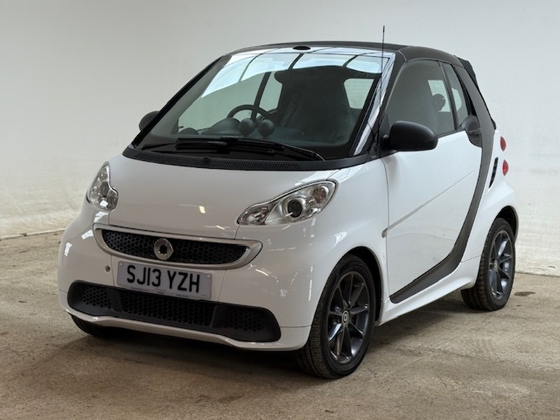 Smart 1.0 MHD Passion Cabriolet 2dr Petrol SoftTouch Euro 5 (s/s) (71 bhp)
