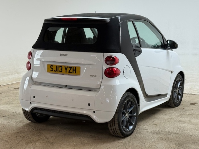 Smart 1.0 MHD Passion Cabriolet 2dr Petrol SoftTouch Euro 5 (s/s) (71 bhp)