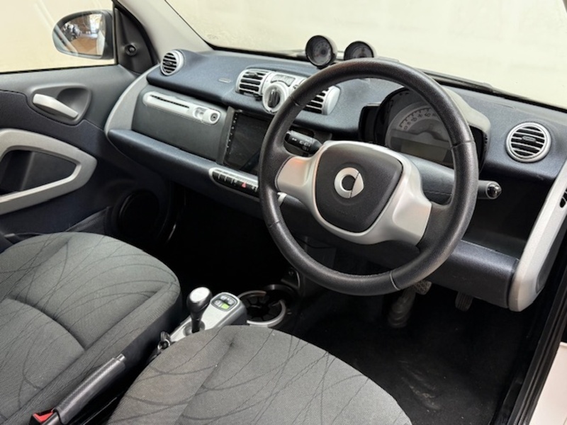 Smart 1.0 MHD Passion Cabriolet 2dr Petrol SoftTouch Euro 5 (s/s) (71 bhp)