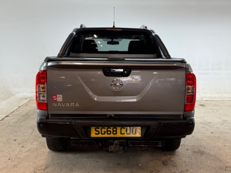 Nissan 2.3 dCi N-Guard Pickup Double Cab 4dr Diesel Auto 4WD Euro 6 (190 ps)