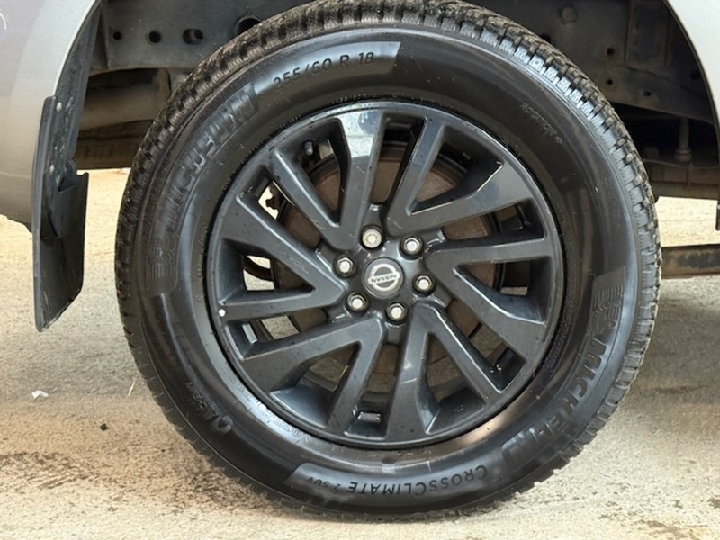 Nissan 2.3 dCi N-Guard Pickup Double Cab 4dr Diesel Auto 4WD Euro 6 (190 ps)