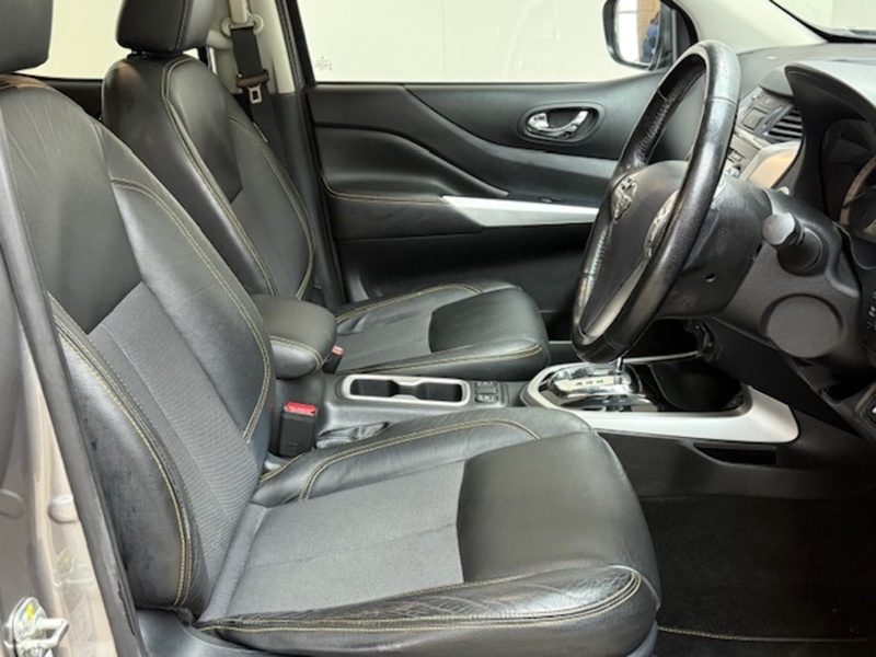 Nissan 2.3 dCi N-Guard Pickup Double Cab 4dr Diesel Auto 4WD Euro 6 (190 ps)