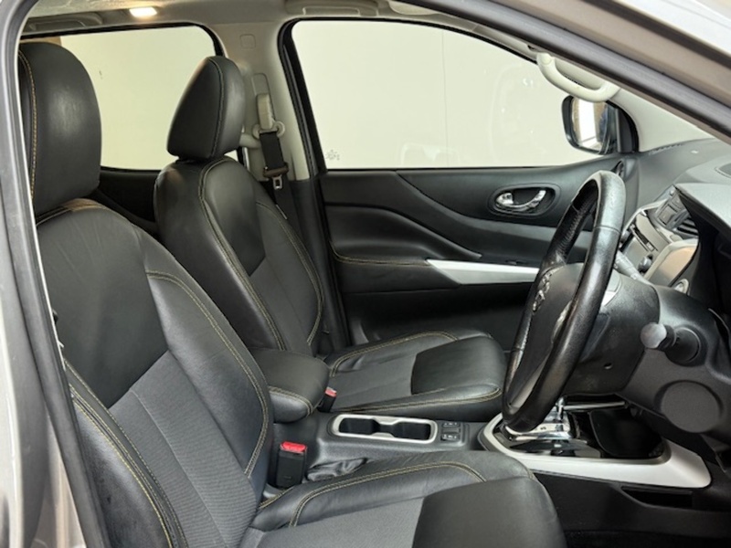 Nissan 2.3 dCi N-Guard Pickup Double Cab 4dr Diesel Auto 4WD Euro 6 (190 ps)