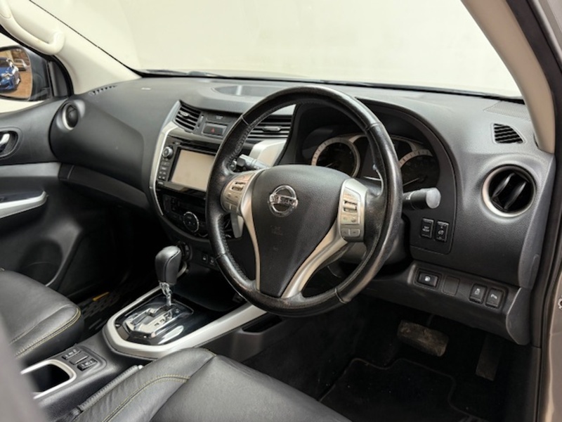 Nissan 2.3 dCi N-Guard Pickup Double Cab 4dr Diesel Auto 4WD Euro 6 (190 ps)
