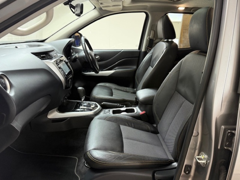 Nissan 2.3 dCi N-Guard Pickup Double Cab 4dr Diesel Auto 4WD Euro 6 (190 ps)