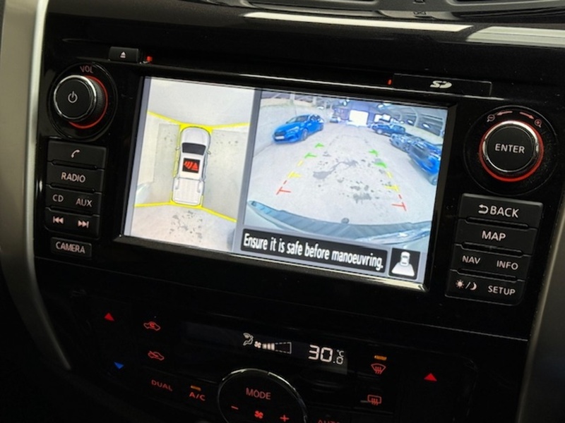 Nissan 2.3 dCi N-Guard Pickup Double Cab 4dr Diesel Auto 4WD Euro 6 (190 ps)