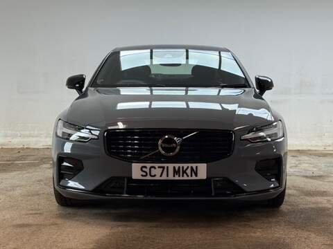 2.0 B5 MHEV R-Design Saloon 4dr Petrol Hybrid Auto Euro 6 (s/s) (250 ps)