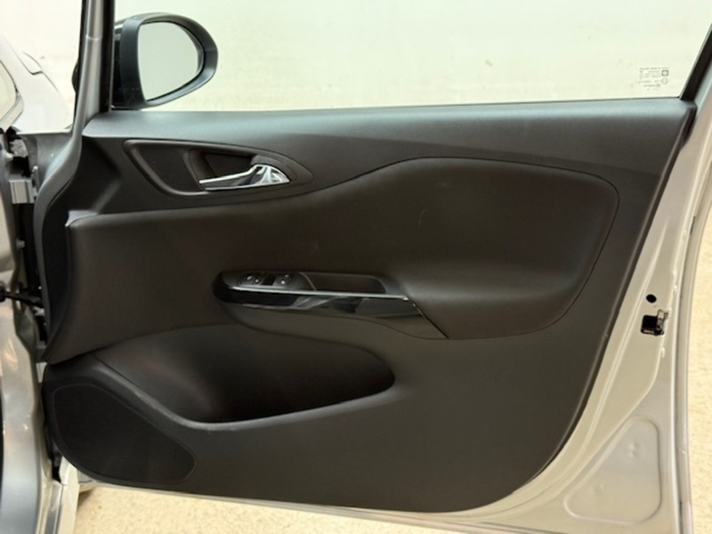 Vauxhall 1.4i ecoTEC SRi VX Line Nav Black Hatchback 5dr Petrol Manual Euro 6 (90 ps)