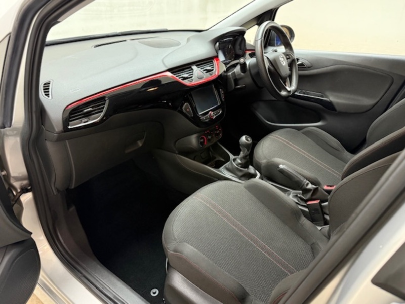 Vauxhall 1.4i ecoTEC SRi VX Line Nav Black Hatchback 5dr Petrol Manual Euro 6 (90 ps)