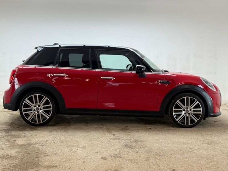 MINI 1.5 Cooper Exclusive Hatchback 5dr Petrol Steptronic Euro 6 (s/s) (136 ps)