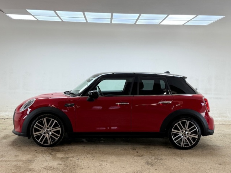 MINI 1.5 Cooper Exclusive Hatchback 5dr Petrol Steptronic Euro 6 (s/s) (136 ps)