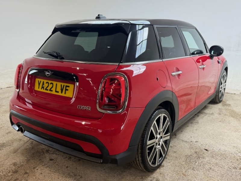 MINI 1.5 Cooper Exclusive Hatchback 5dr Petrol Steptronic Euro 6 (s/s) (136 ps)