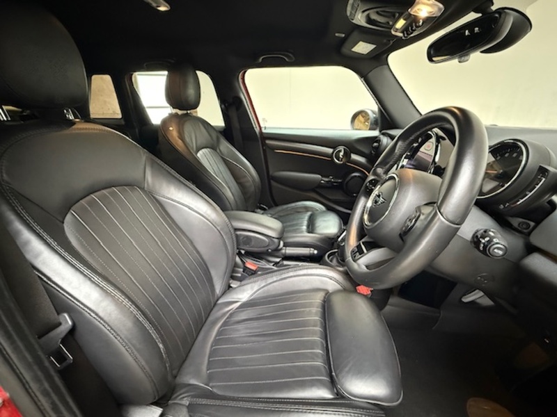 MINI 1.5 Cooper Exclusive Hatchback 5dr Petrol Steptronic Euro 6 (s/s) (136 ps)