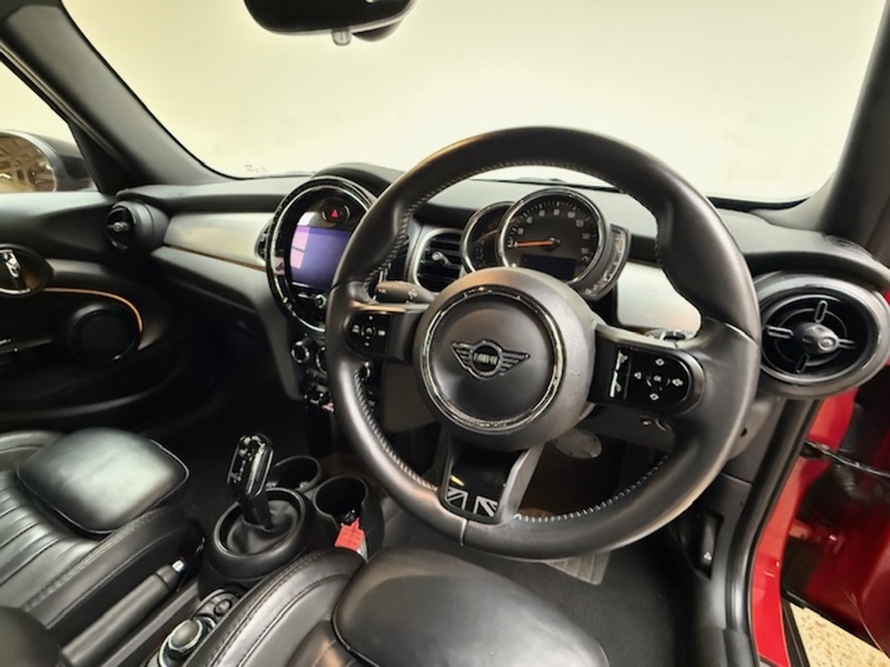 MINI 1.5 Cooper Exclusive Hatchback 5dr Petrol Steptronic Euro 6 (s/s) (136 ps)