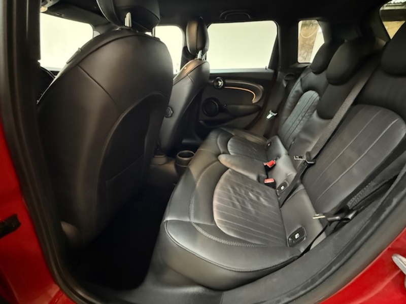 MINI 1.5 Cooper Exclusive Hatchback 5dr Petrol Steptronic Euro 6 (s/s) (136 ps)