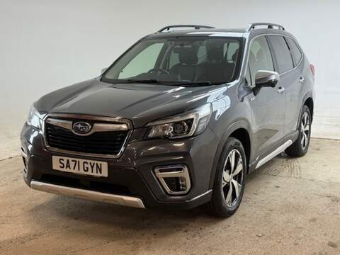 2.0 i e-Boxer XE Premium SUV 5dr Petrol Hybrid Lineartronic 4WD Euro 6 (s/s) (150 ps)