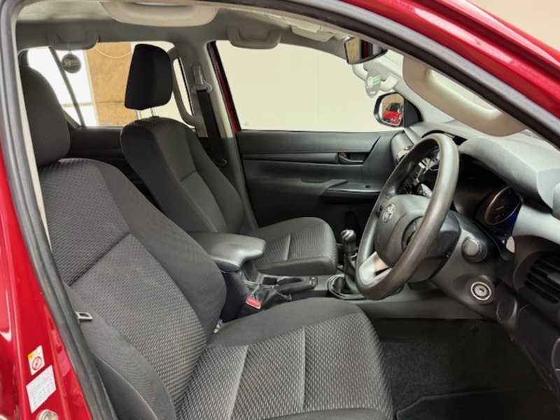 Toyota 2.4 D-4D Active Pickup Extended Cab 4dr Diesel Manual 4WD Euro 6 (3.5t) (150 ps)