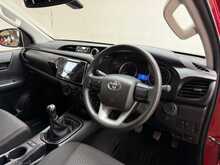 Toyota Hilux D-4D Active 