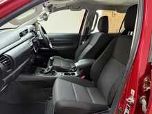 Toyota Hilux D-4D Active 