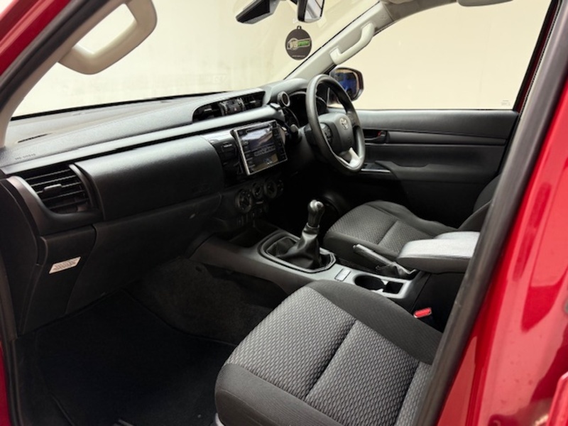 Toyota 2.4 D-4D Active Pickup Extended Cab 4dr Diesel Manual 4WD Euro 6 (3.5t) (150 ps)