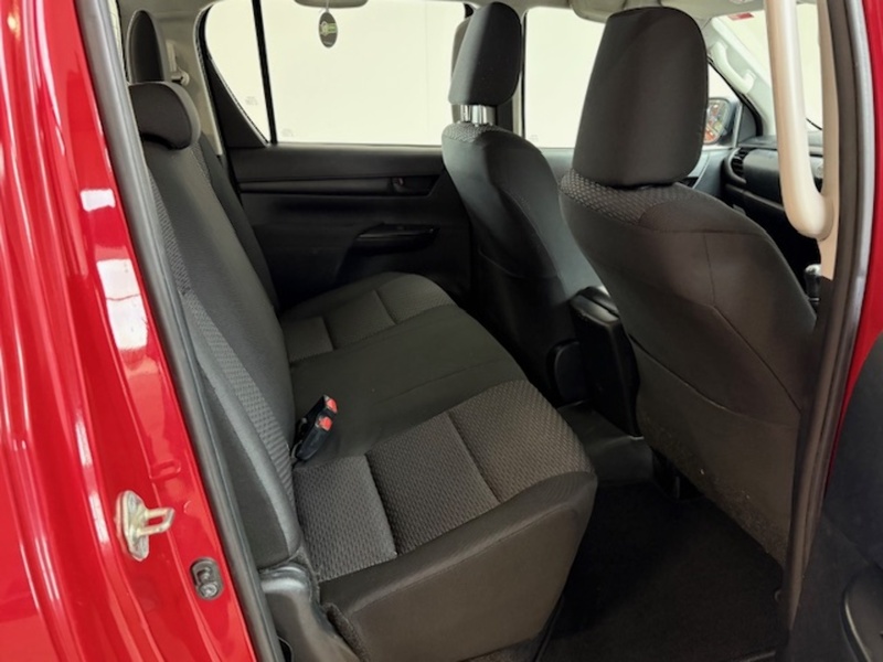 Toyota 2.4 D-4D Active Pickup Extended Cab 4dr Diesel Manual 4WD Euro 6 (3.5t) (150 ps)