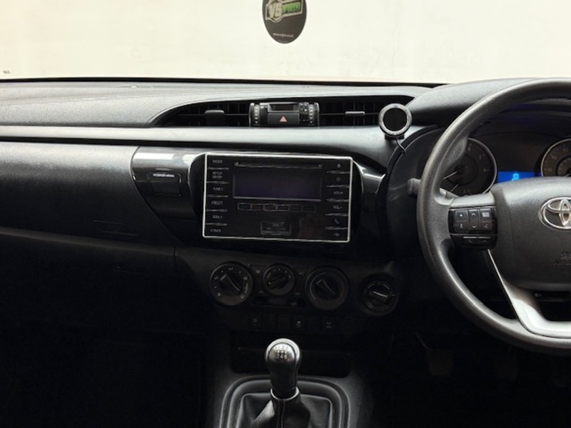 Toyota 2.4 D-4D Active Pickup Extended Cab 4dr Diesel Manual 4WD Euro 6 (3.5t) (150 ps)