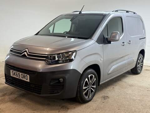 1.5 BlueHDi 1000 Driver M Panel Van 5dr Diesel Manual SWB Euro 6 (100 ps)