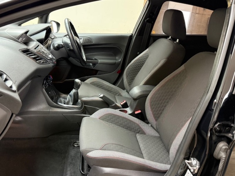 Ford 1.0T EcoBoost ST-Line Hatchback 5dr Petrol Manual Euro 6 (s/s) (125 ps)