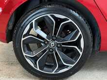 Renault Clio TCe Iconic 