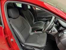 Renault Clio TCe Iconic 