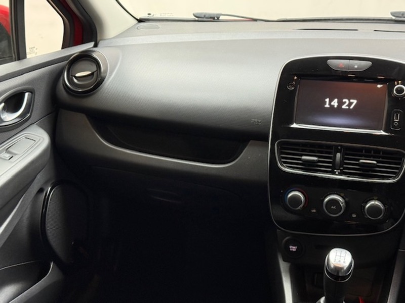 Renault 0.9 TCe Iconic Hatchback 5dr Petrol Manual Euro 6 (s/s) (75 ps)