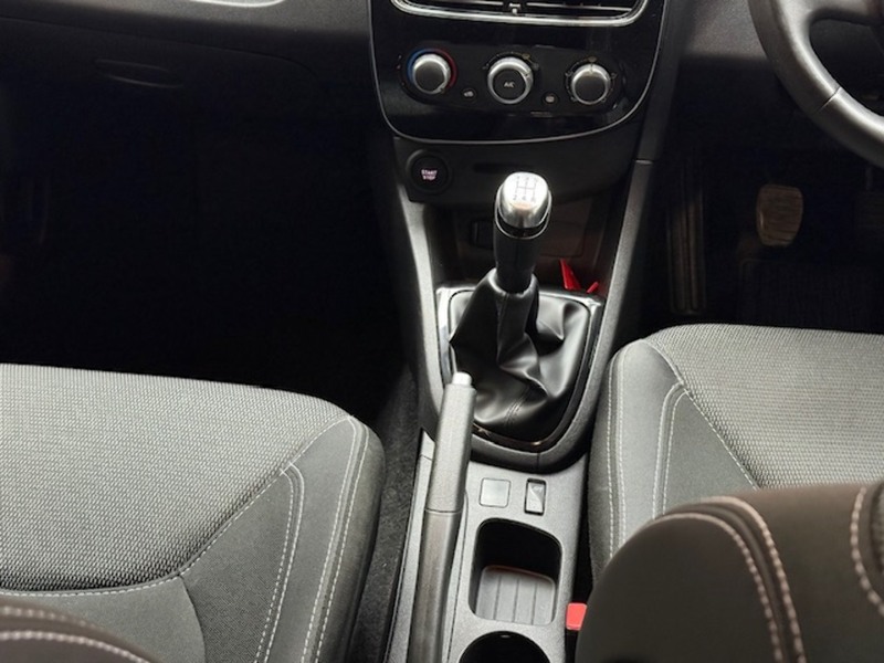 Renault 0.9 TCe Iconic Hatchback 5dr Petrol Manual Euro 6 (s/s) (75 ps)