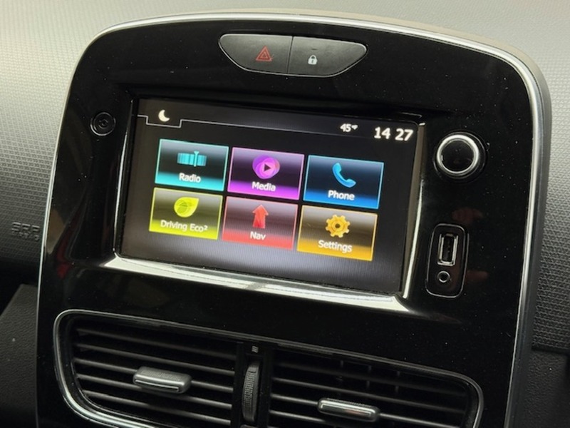 Renault 0.9 TCe Iconic Hatchback 5dr Petrol Manual Euro 6 (s/s) (75 ps)