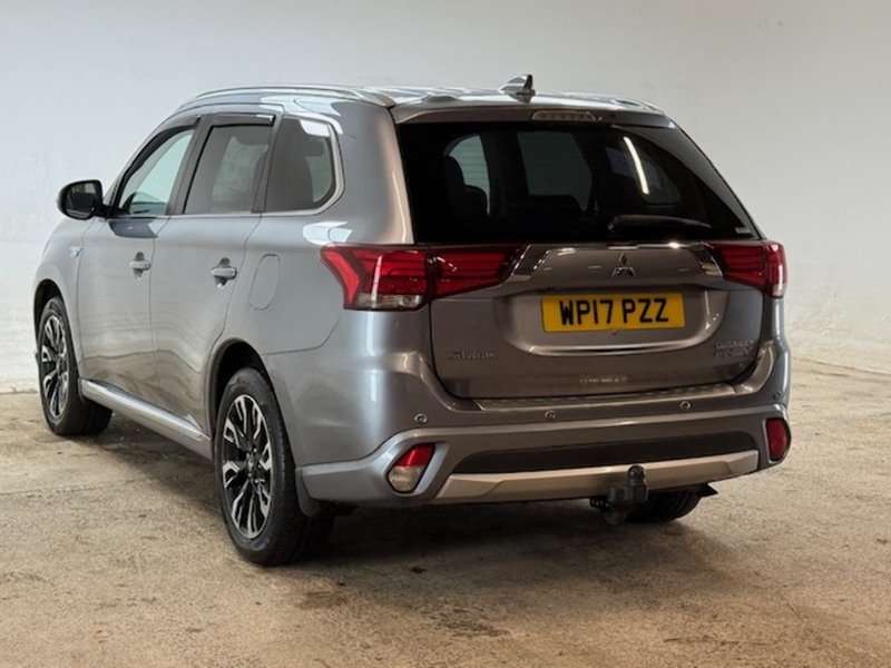 Mitsubishi 2.0h 12kWh 4hs SUV 5dr Petrol Plug-in Hybrid CVT 4WD Euro 6 (s/s) (200 ps)