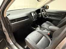 Mitsubishi Outlander h 4hs 